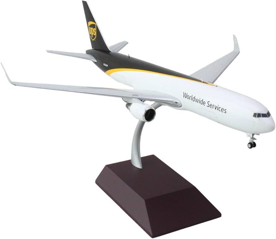 Amazon.com: GeminiJets G2UPS1276 UPS Boeing 767-300F N324UP; Scale