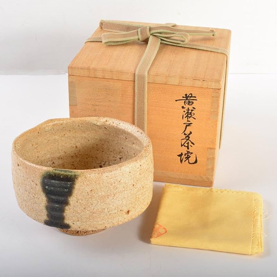 人間国宝 荒川豊蔵 黄瀬戸抹茶碗木製箱付き Amazon.co.jp: 人間国宝