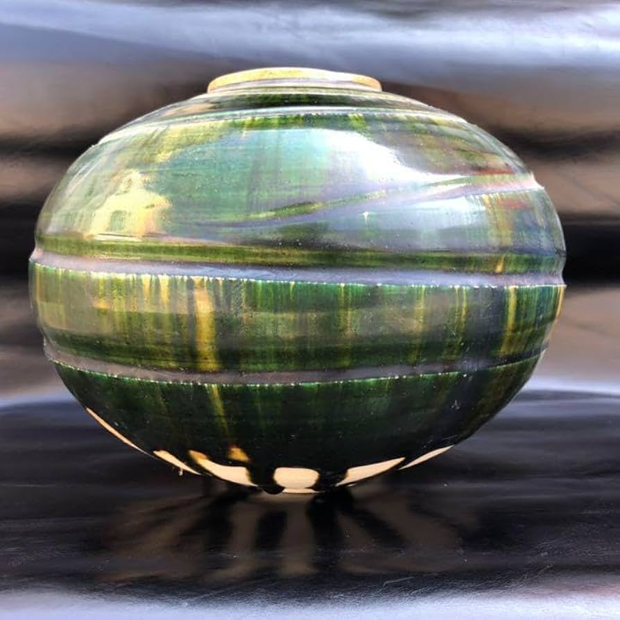 究極の美◼️蔵からかなり美しいエメラルドグリーンの見事な大きな壺