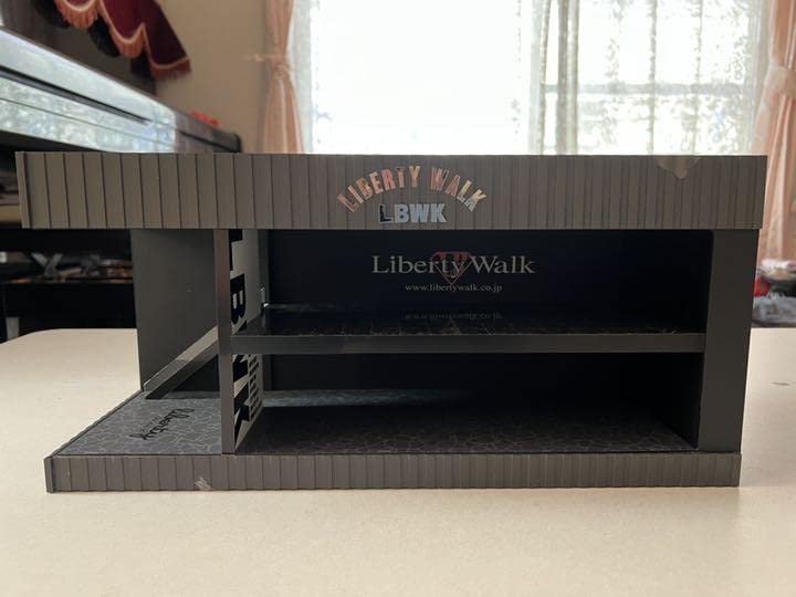 80台限定品！ イグニッションモデル 1/64 LBショールーム ジオラマ