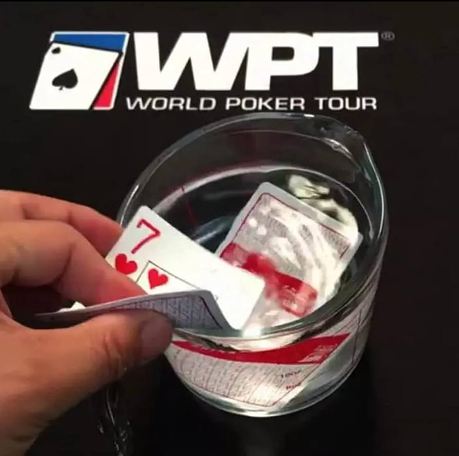 Amazon | 【Amazon限定】WPTトランプ ワールドポーカーツアー 赤
