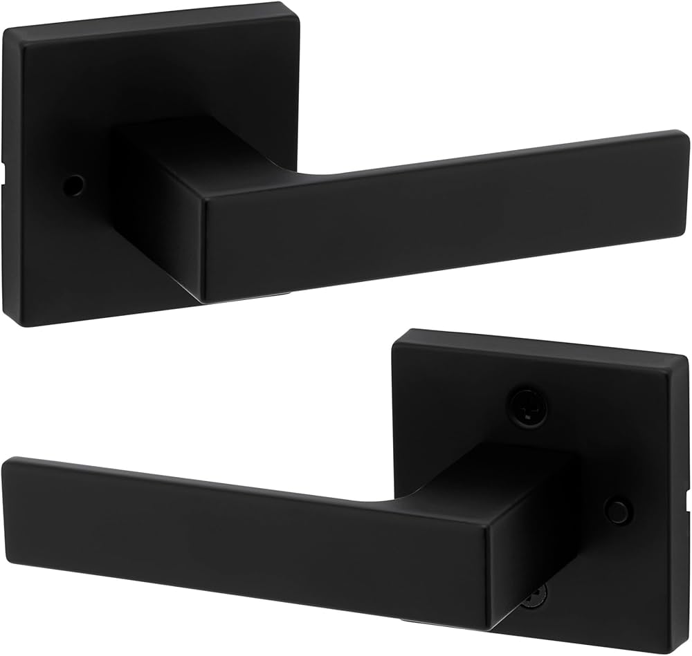 Kwikset Singapore Interior Privacy Door Handle with Lock, Door