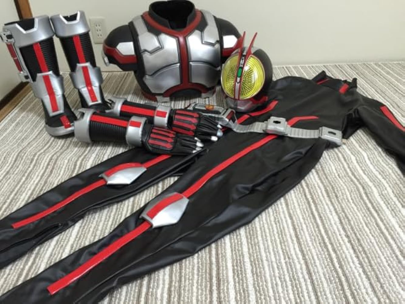 仮面ライダー555（ファイズ） コスプレ用マスク 塗装完成品 在庫あり