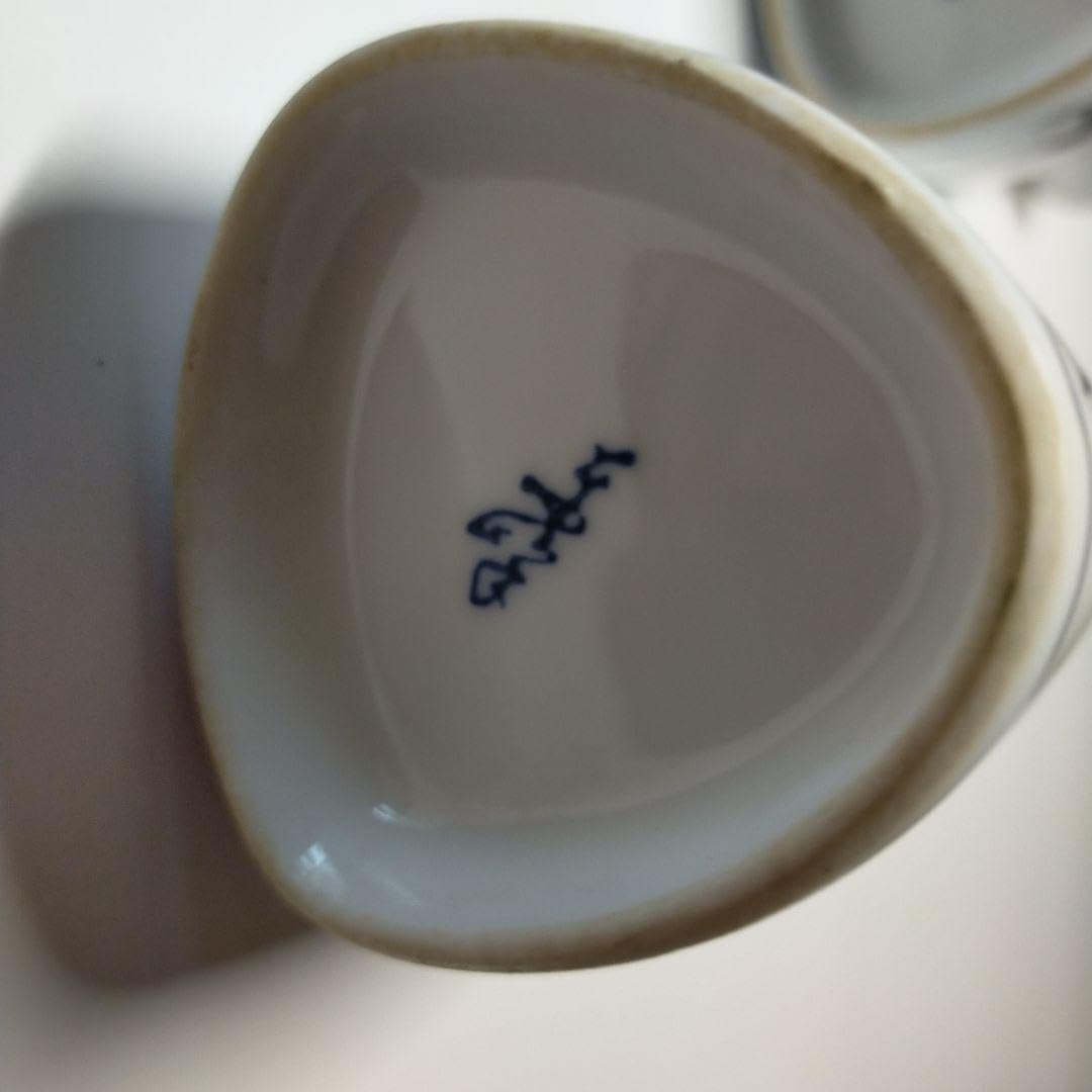 古美術品 蝶々が飛び跳ねている様な可愛い雰囲気の壺、壷、花瓶、徳利