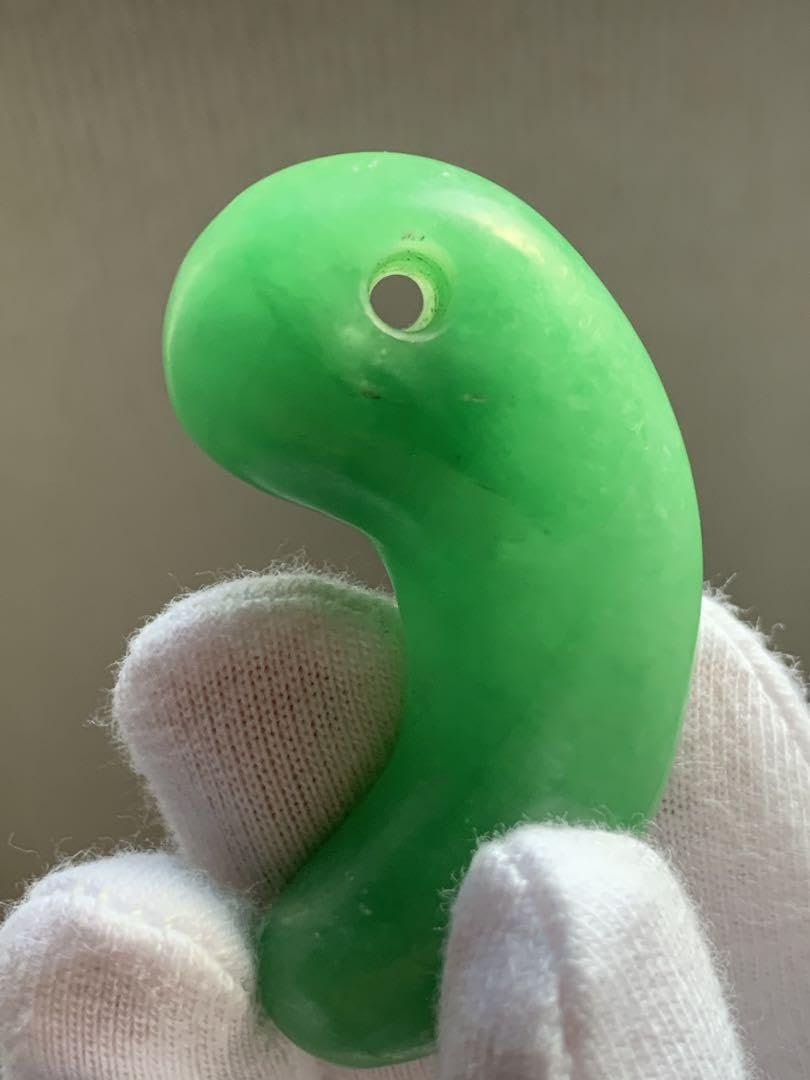 縄文時代後期糸魚川翡翠大珠出土超特大翡翠勾玉根付古墳石器勾玉