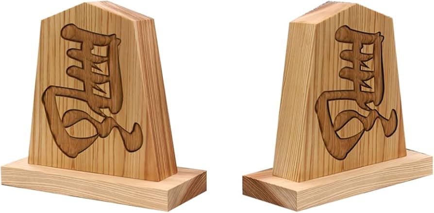 Amazon.co.jp: 置物 左馬 5寸3分 台座付 唯一無二の彫り方 伝統技法