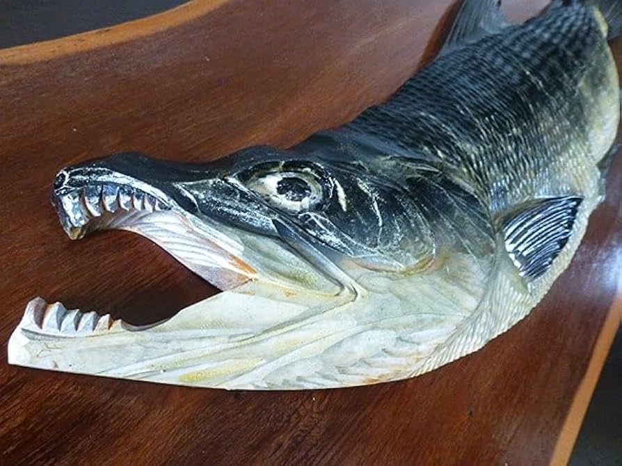 Amazon.co.jp: 一光作鮭彫刻壁掛け天然木彫り伝統工芸品サケさけ魚