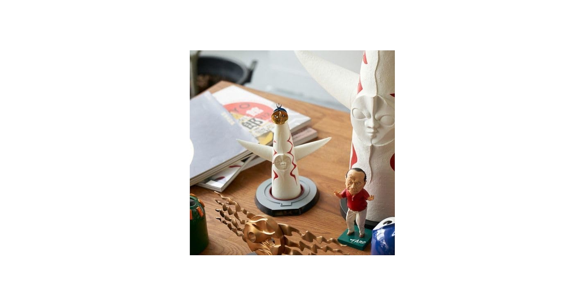 Amazon.co.jp: 海洋堂 1/350スケール ソフビ製太陽の塔 塗装済み 完成