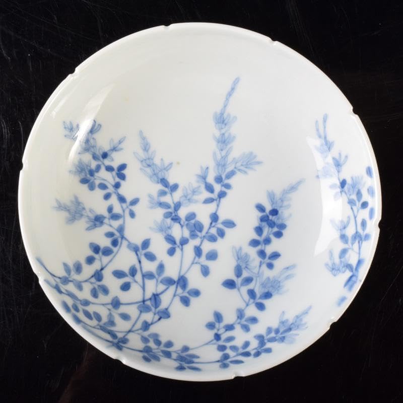 鍋島焼 染付 萩文 五寸皿 輪花皿 時代箱 V R8110鍋島焼 染付 萩文 五寸