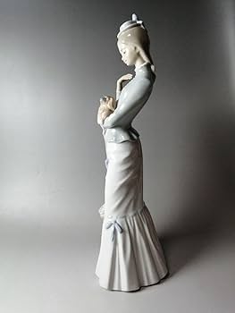 Amazon.co.jp: LLADRO リヤドロ 4893 犬を抱く貴婦人 フィギュリン