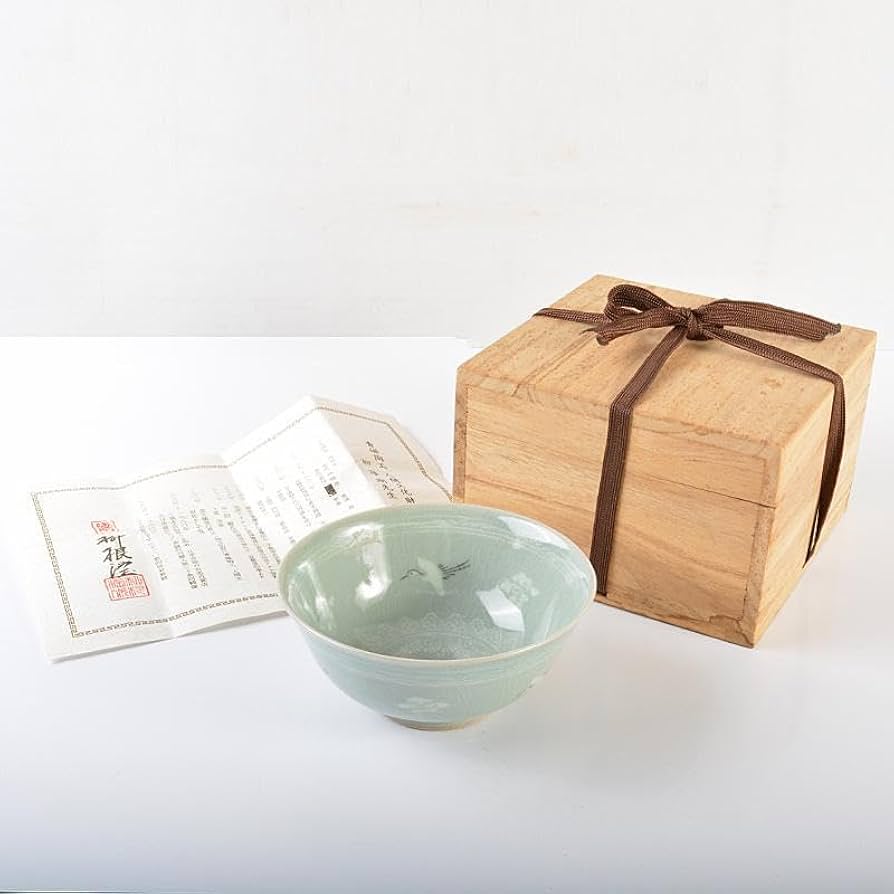 韓国人間文化財 柳海剛（柳根瀅）作 高麗青磁 象嵌鶴雲文茶碗 共箱 VR6347