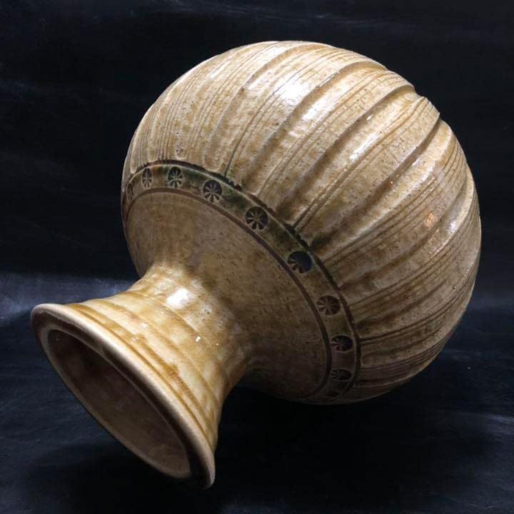 究極の美◼️蔵からかなり美しい大きな壺、壷が出てきました。花道具