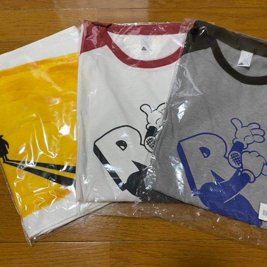 Amazon.co.jp: RADWIMPS RくんTシャツ2枚 L タオル ラッド : おもちゃ