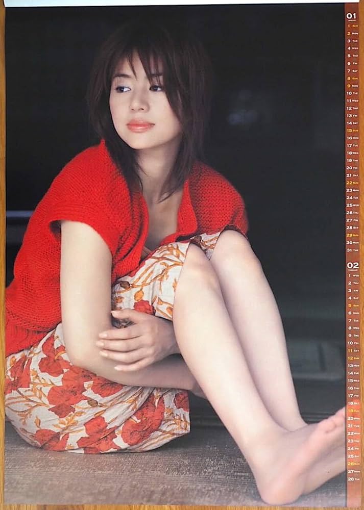 Amazon.co.jp: 2005年 井川遥 カレンダー : 文房具・オフィス用品
