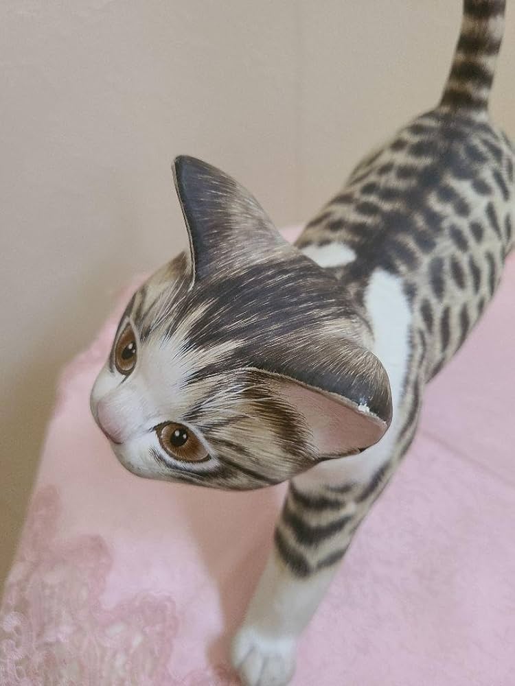 リアル猫のアート作品 宮地乃梨子作｜宮地乃梨子さん作の張子の