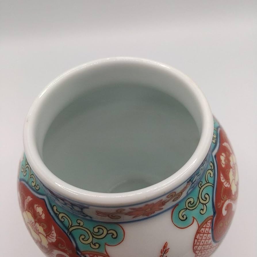 有田 伊万里 武士と馬の絵柄の陶器壺 有田 伊万里 武士と馬の絵柄の陶器壺