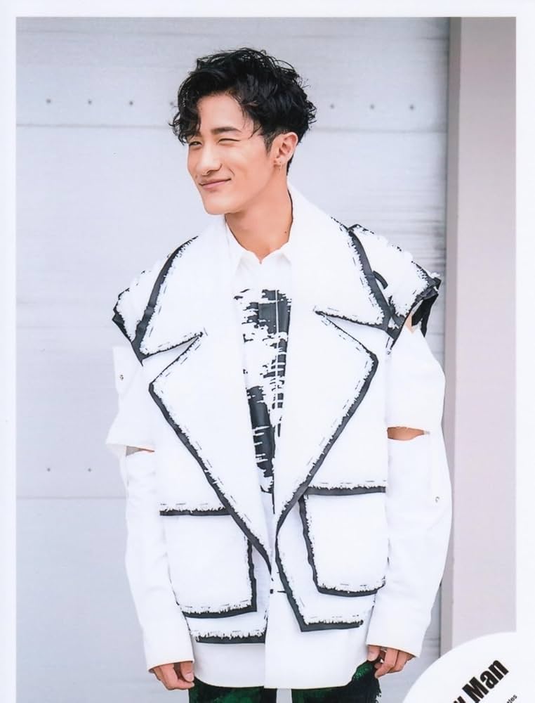 Man 岩本照 公式写真 Amazon.co.jp: Snowman スノーマン 岩本照 公式