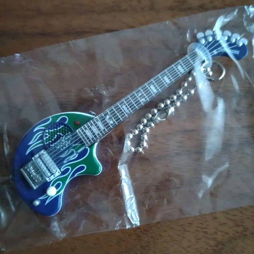 Amazon.co.jp: FERNANDES ZO-3 ギターマスコット ファイヤーグリーン