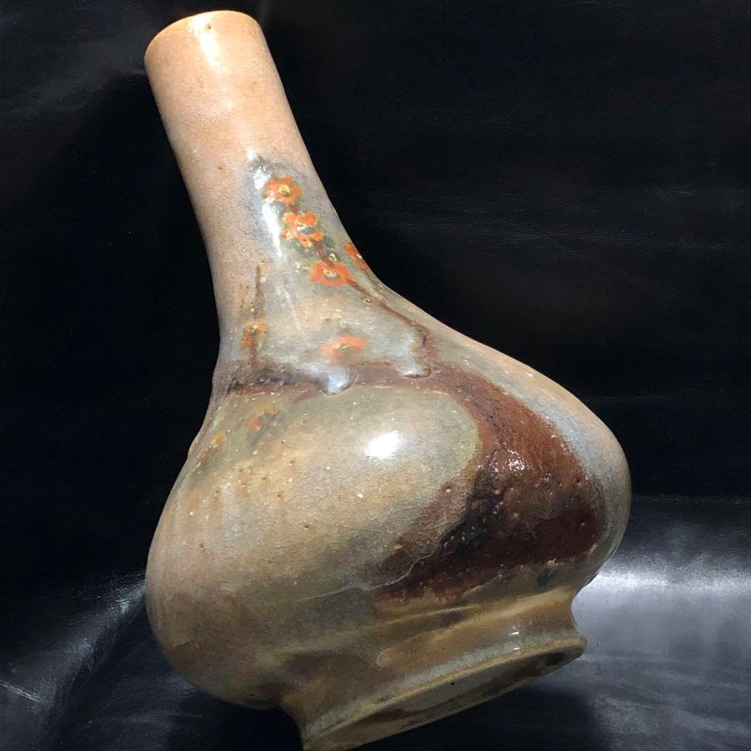 美しい古美術◾️蔵から見事な梅の木が描かれた釉薬