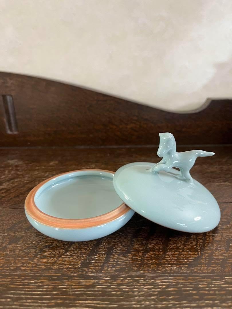 香合 諏訪蘇山 佳香】三代 諏訪蘇山 干支『午』青瓷香合 共箱