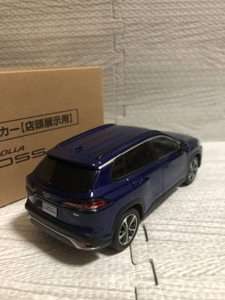 Amazon | 1/30 ミニカー 新型カローラクロス COROLLA CROSS カラー