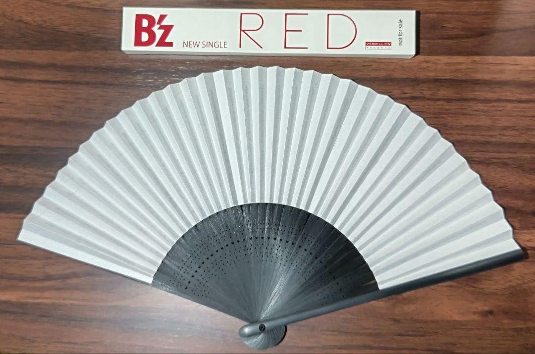Amazon.co.jp: B'z RED 扇子 : おもちゃ