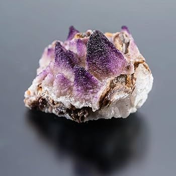 Amazon.co.jp: 中国 蛍石 HG-627 天然石 原石 鉱物標本 鉱石 イットロ