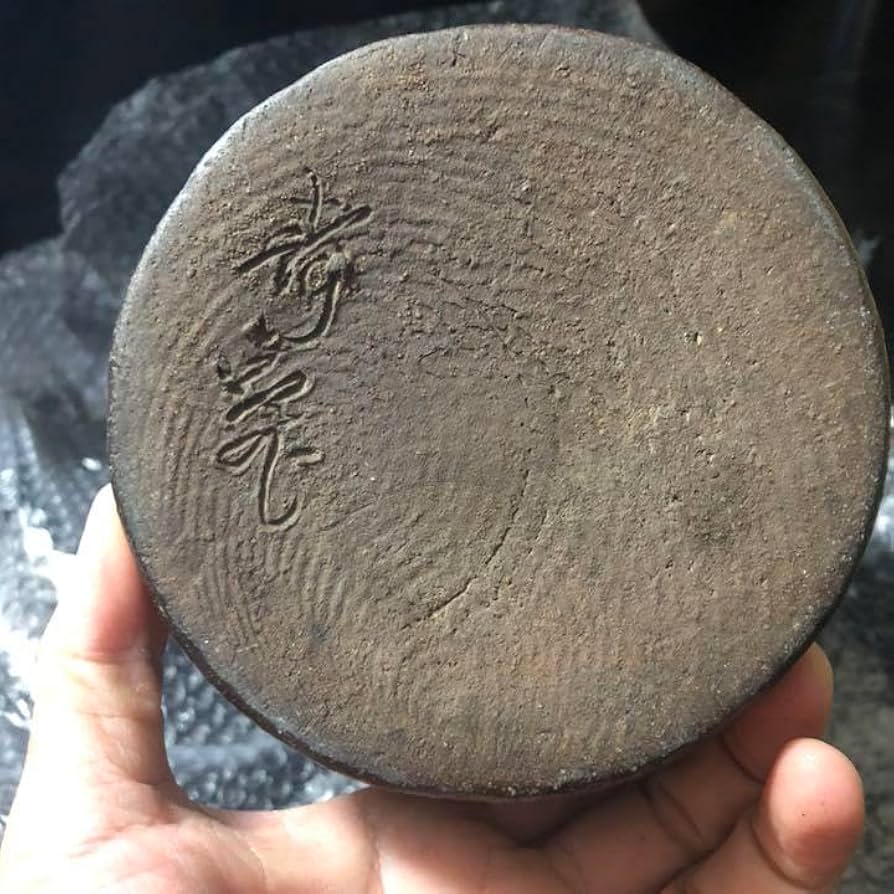 蔵からまた凄いお宝が出てきた。釉薬どろり謎の大きな壺、壷、