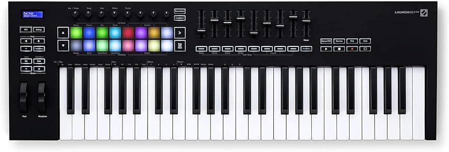 Amazon.com: Teclado controlador MIDI Novation Launchkey 49 [MK3