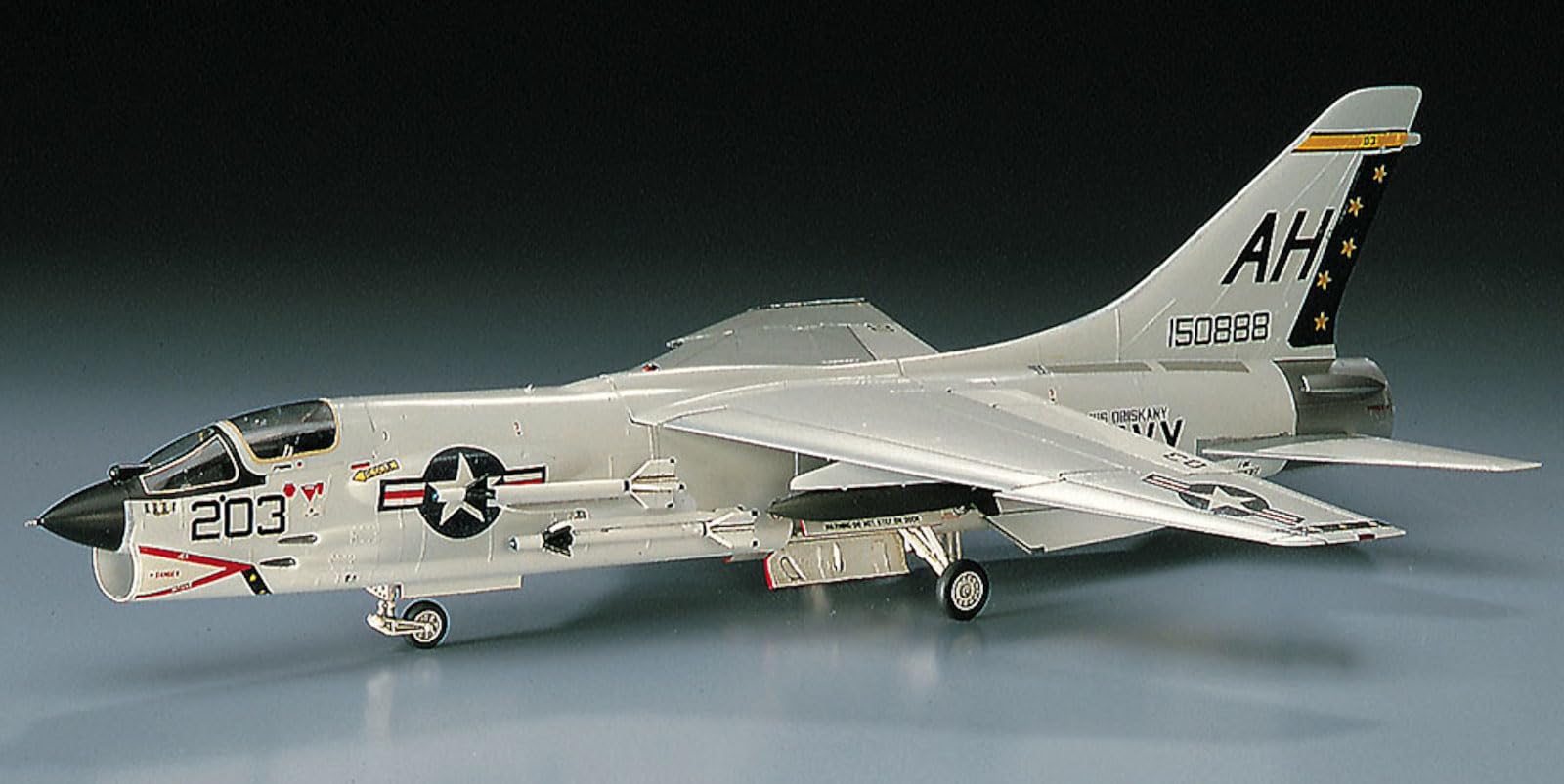 Amazon | ハセガワ 1/72 アメリカ海軍・海兵隊 艦上戦闘機 F-8E