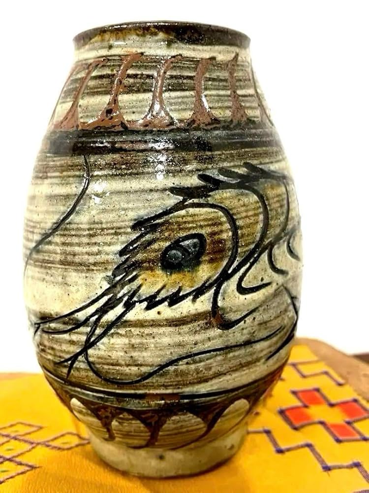 魚紋花瓶金城敏夫 魚紋花瓶金城敏夫 D(0526w2) 金城敏男 海老魚紋 壺屋