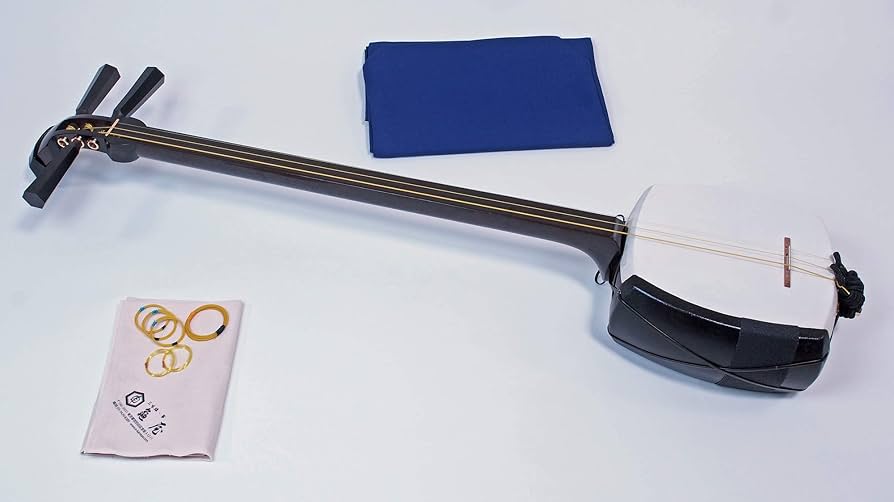 三味線中棹東さわり紅木1本溝糸まき素六破れ有りハードケース付き