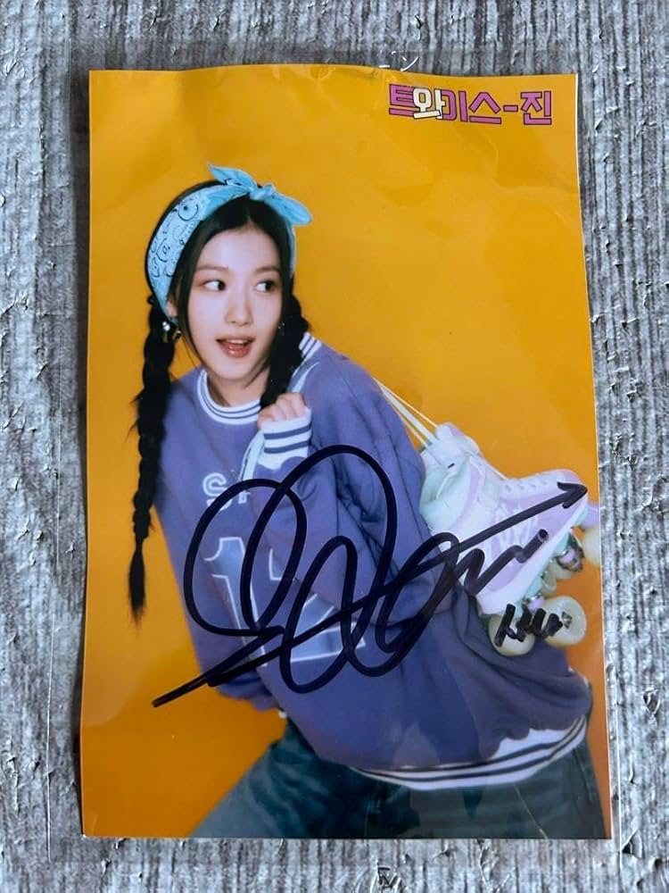 TWICE チェヨン 直筆サイン チェキ MORE Amazon.co.jp: twice チェヨン