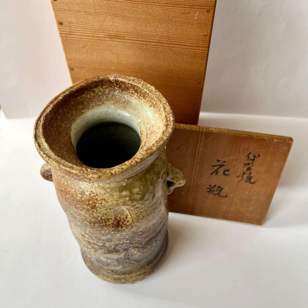 美しい古美術◇蔵からステキな一輪挿しの花瓶が出て来ました。花道具
