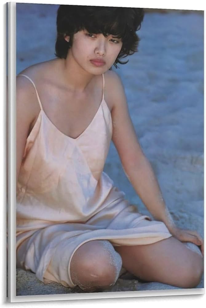 Amazon.co.jp: 山口百恵写真ポスター7 キャンバスアートポスター 水着