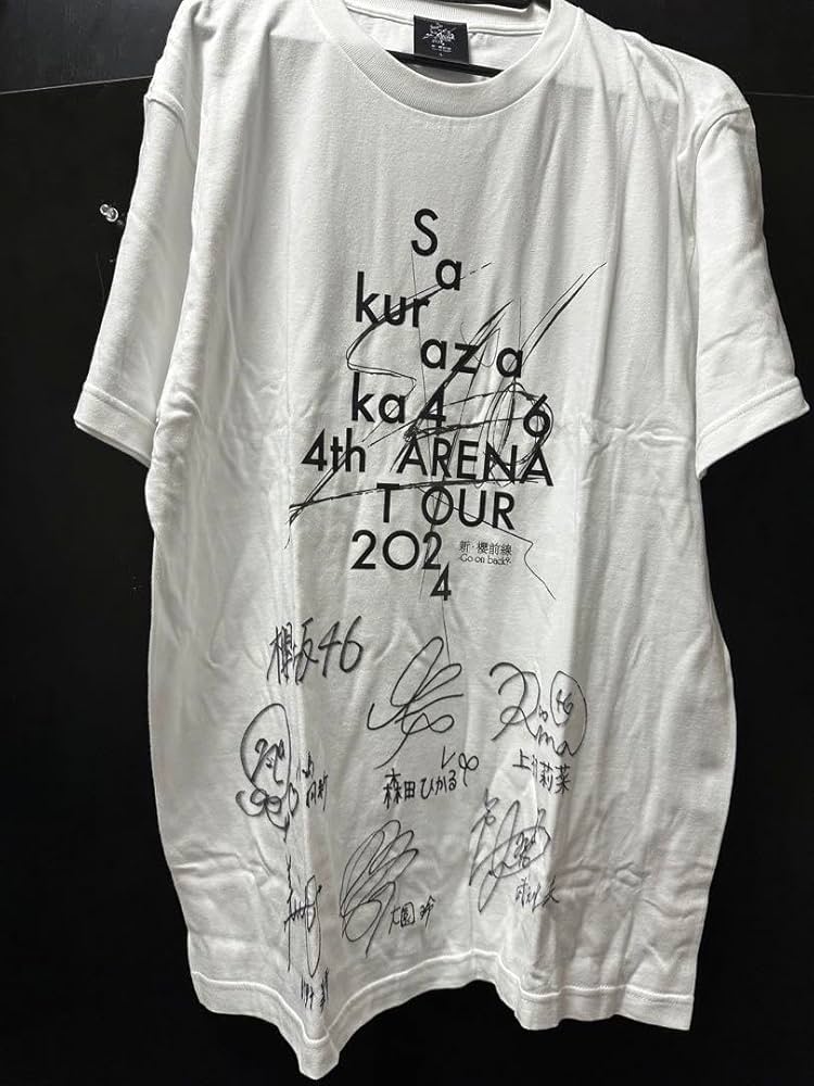 Amazon.co.jp: 櫻坂46 メンバーサイン入りライブTシャツ : おもちゃ