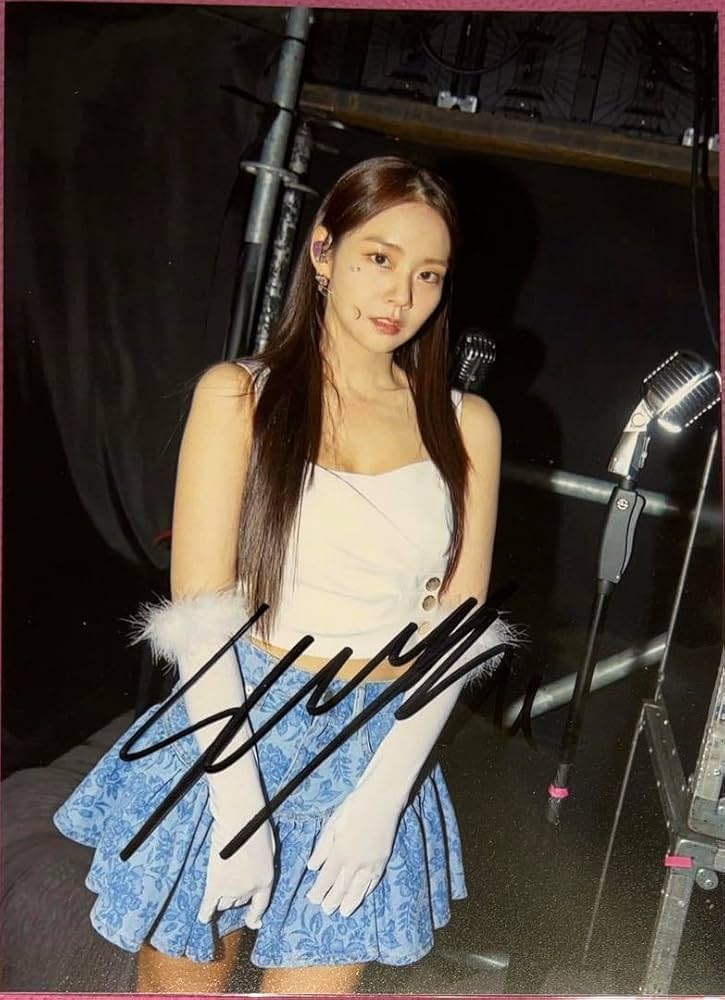 KARAハン・スンヨン 直筆サイン入り写真 証明書付き KARA全員写真