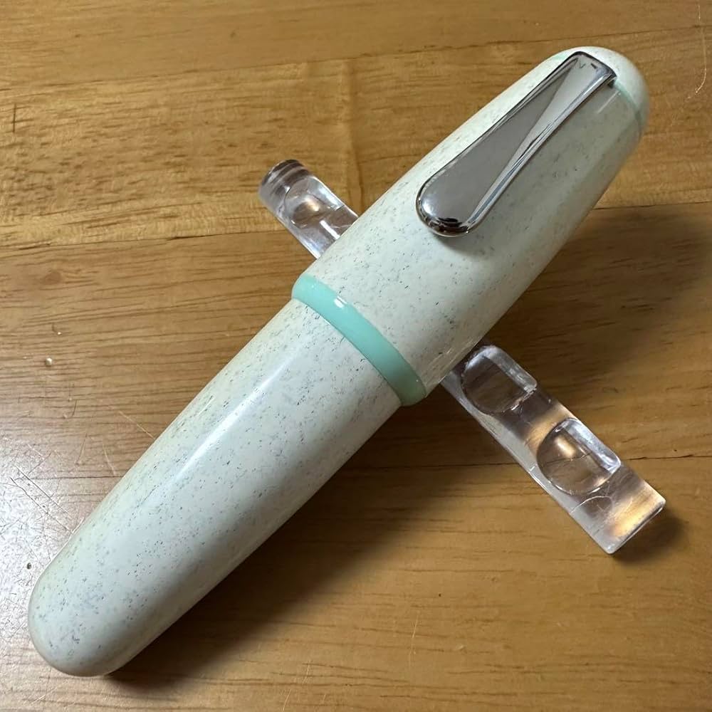 Amazon | TOMBOW トンボ ZOOM 808 bw ボールペン エッグ | 油性