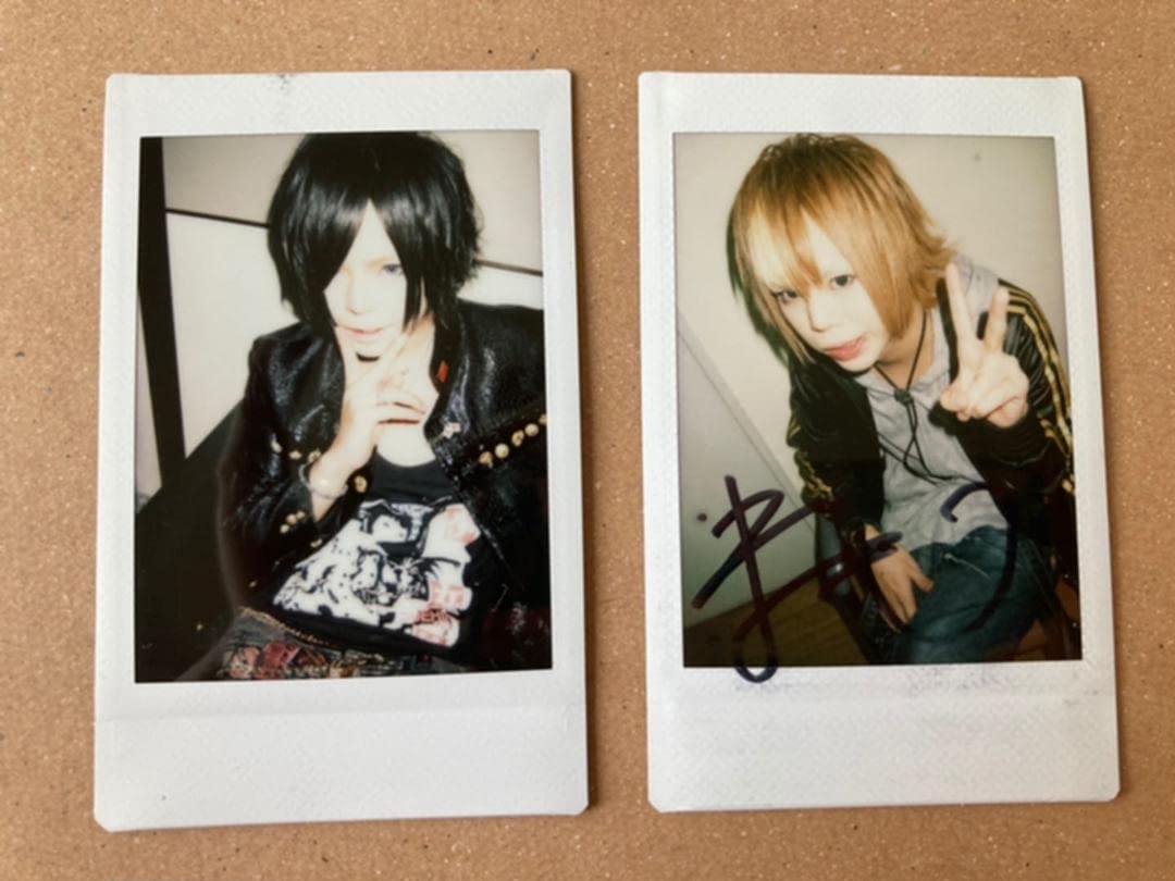 Amazon.co.jp: 生憎の雨 魔喪 前バンド R指定 マモ チェキ 私服チェキ