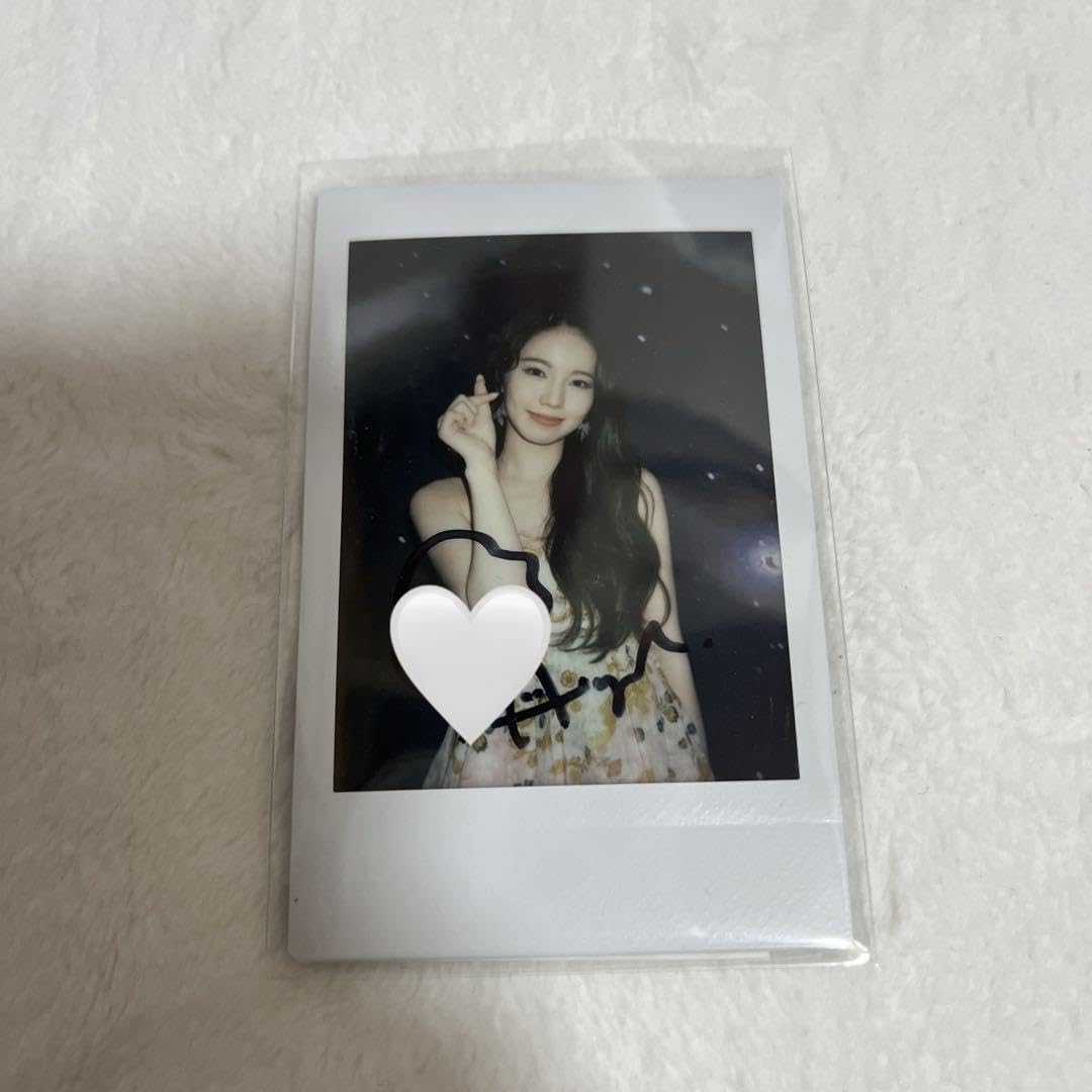 ☆NiziUアヤカ 直筆サイン入り チェキ☆