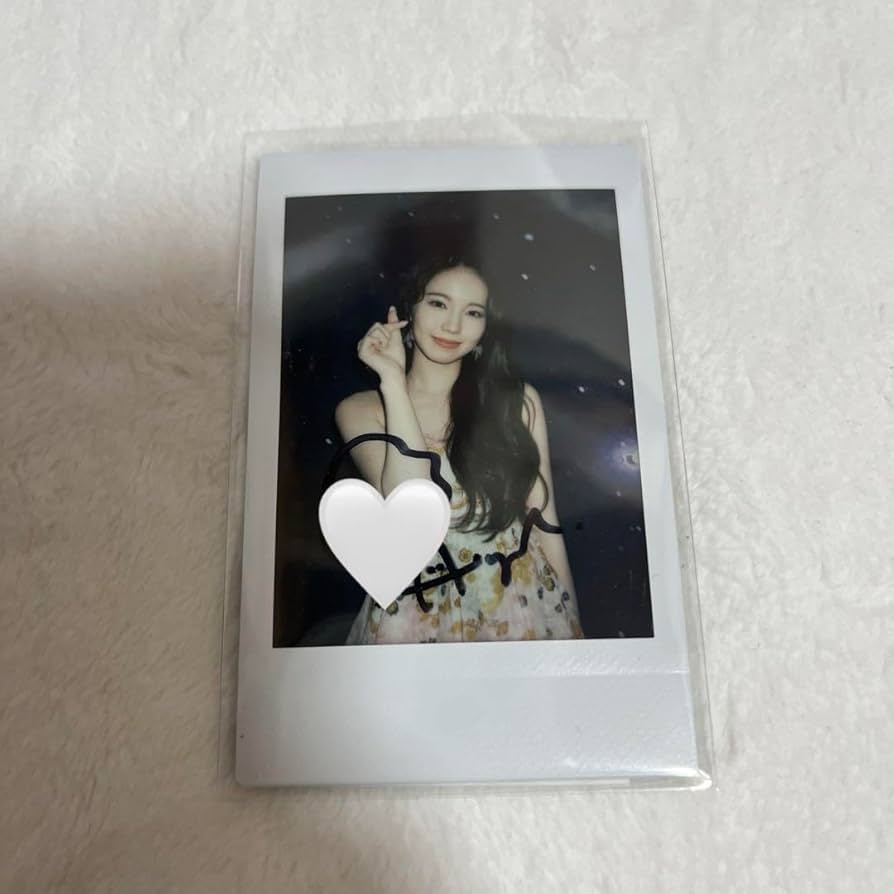 アヤカ直筆サイン入りインスタントソロ生写真niziu チェキローソン