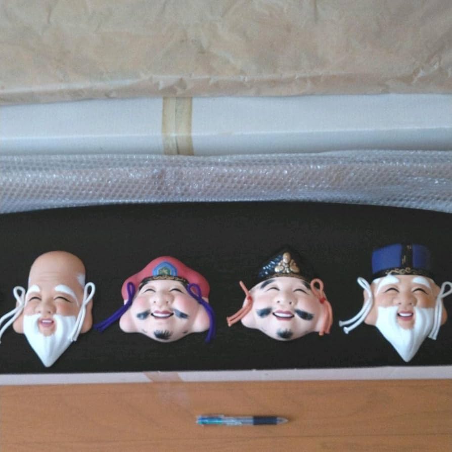 Amazon.co.jp: 七福神のお面の壁掛け 開運縁起物 焼き物お面 : おもちゃ