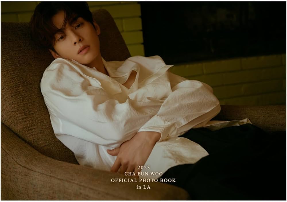 ASTRO チャウヌ 2023 写真集 フォトブック LA 新品未開封 Amazon.co.jp