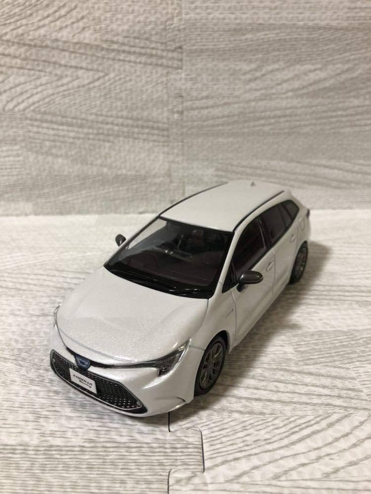 Amazon | 1/30 トヨタ 新型カローラツーリング カラーサンプル 非売品