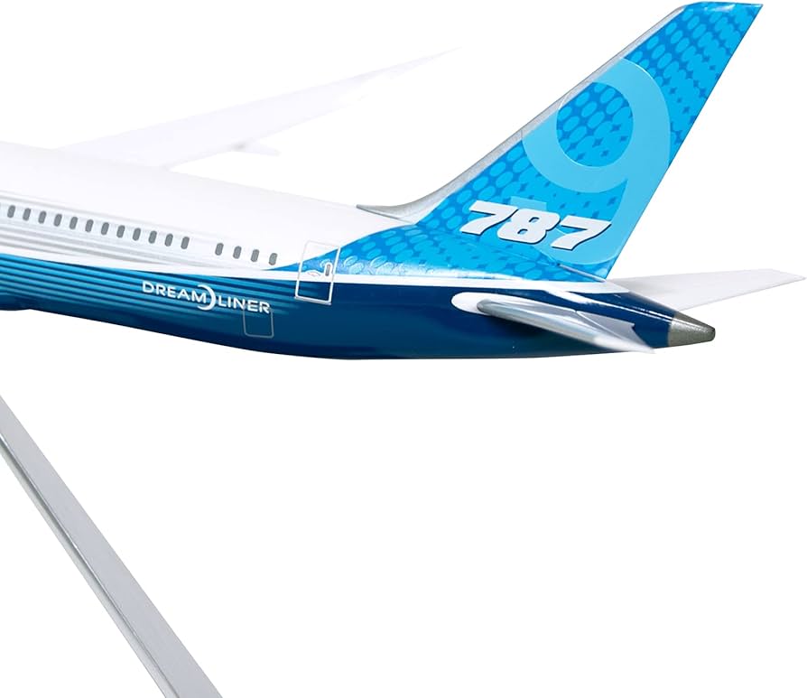 Amazon.com: Boeing Unified 787-9 Dreamliner 1:200 Model : Arts