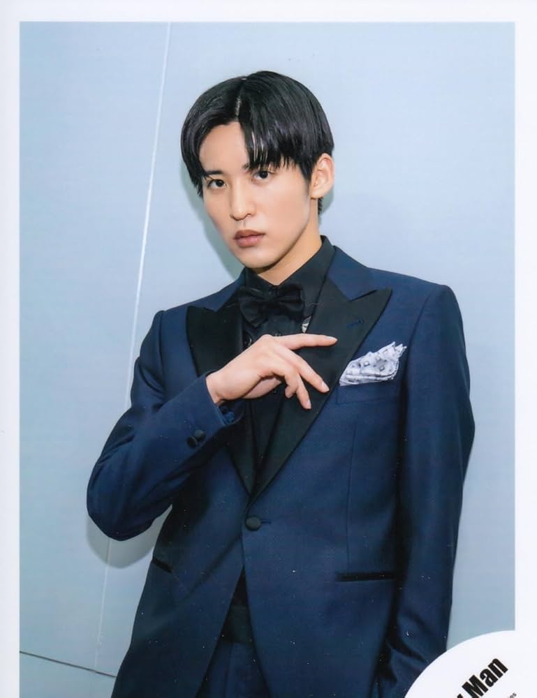 Amazon.co.jp: Snow Man 公式 生 写真（目黒蓮）SM01207 : おもちゃ