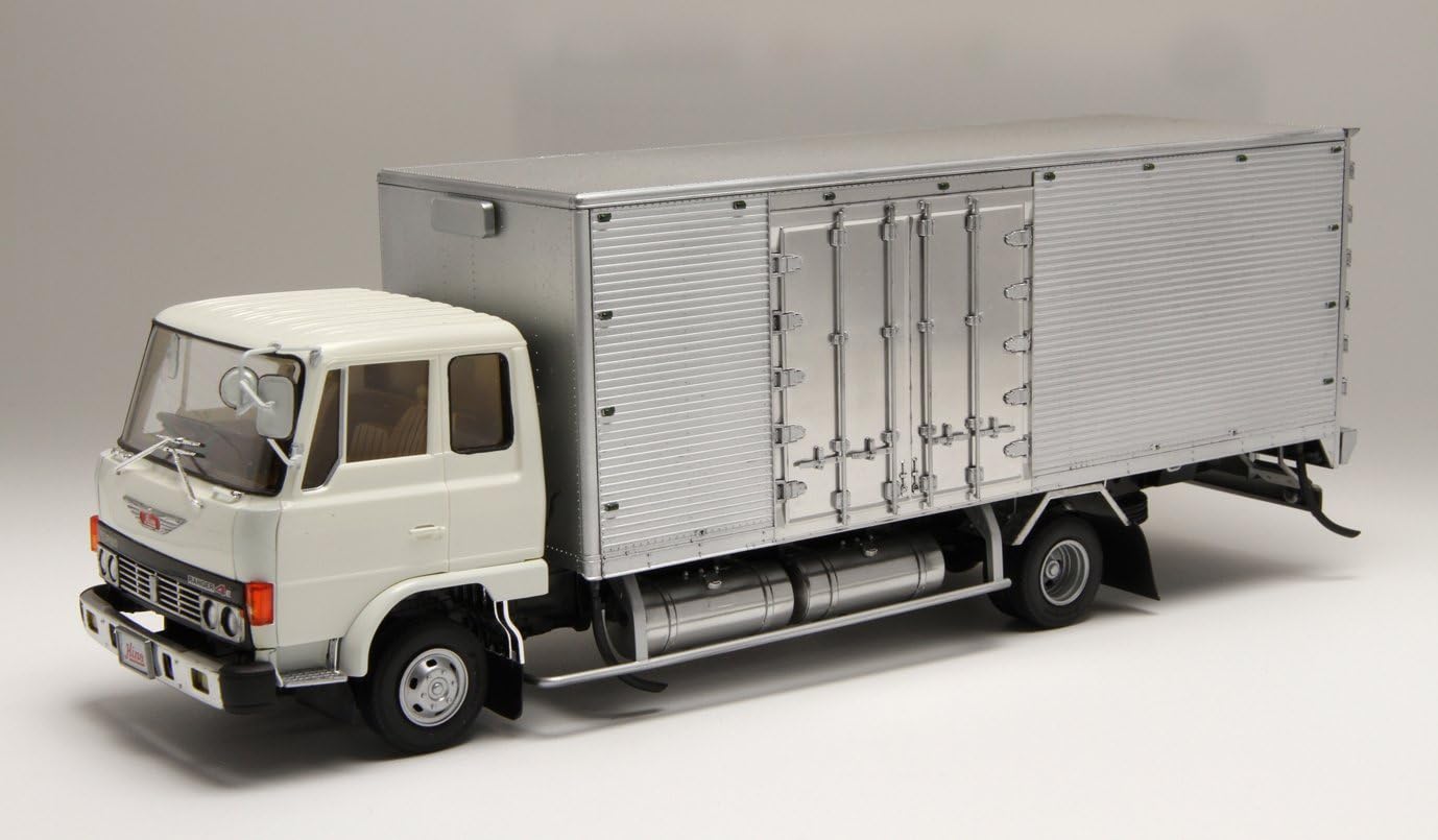 1/32 日野レンジャー 平ボディ トラック プラモデル アオシマ