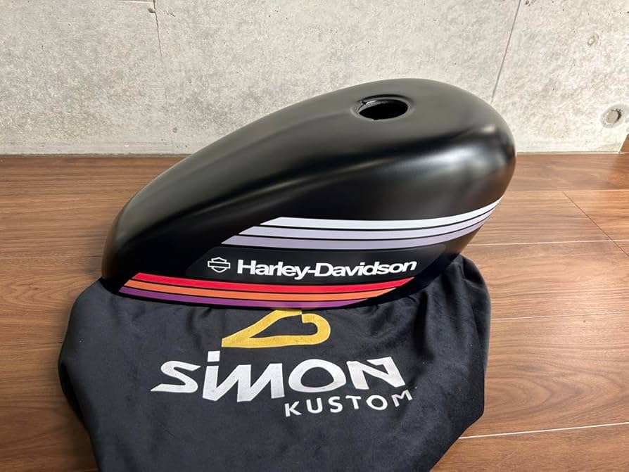 サイモンカスタム社製タンクカバーXL883N / XL1200NS など