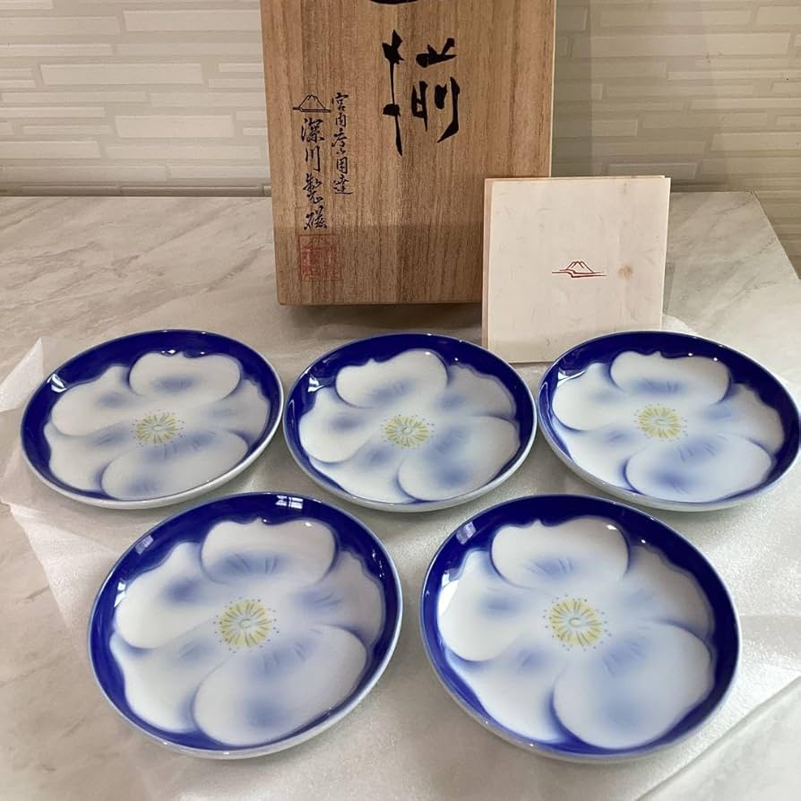 Amazon | 宮内庁御用達 深川製磁 スノーローズ小皿揃5枚組 | ノー