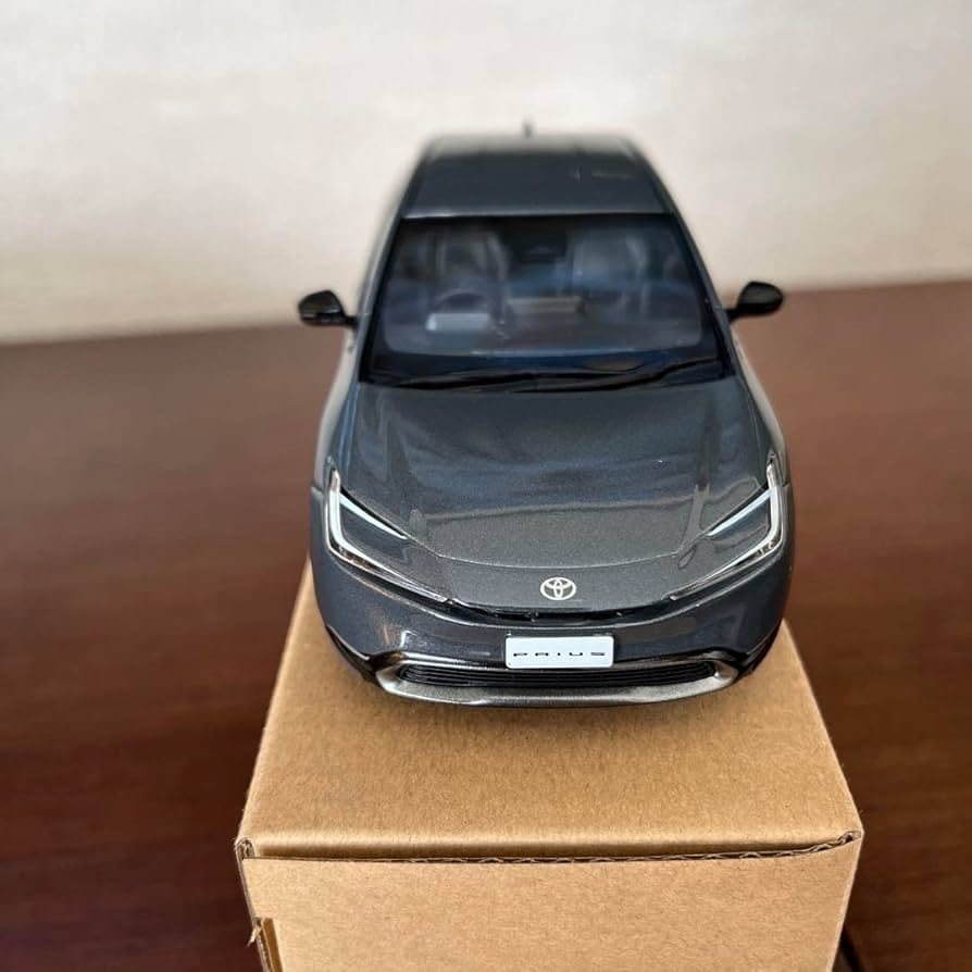 Amazon.co.jp: 新型プリウス ミニカー カラーサンプル アッシュ : おもちゃ